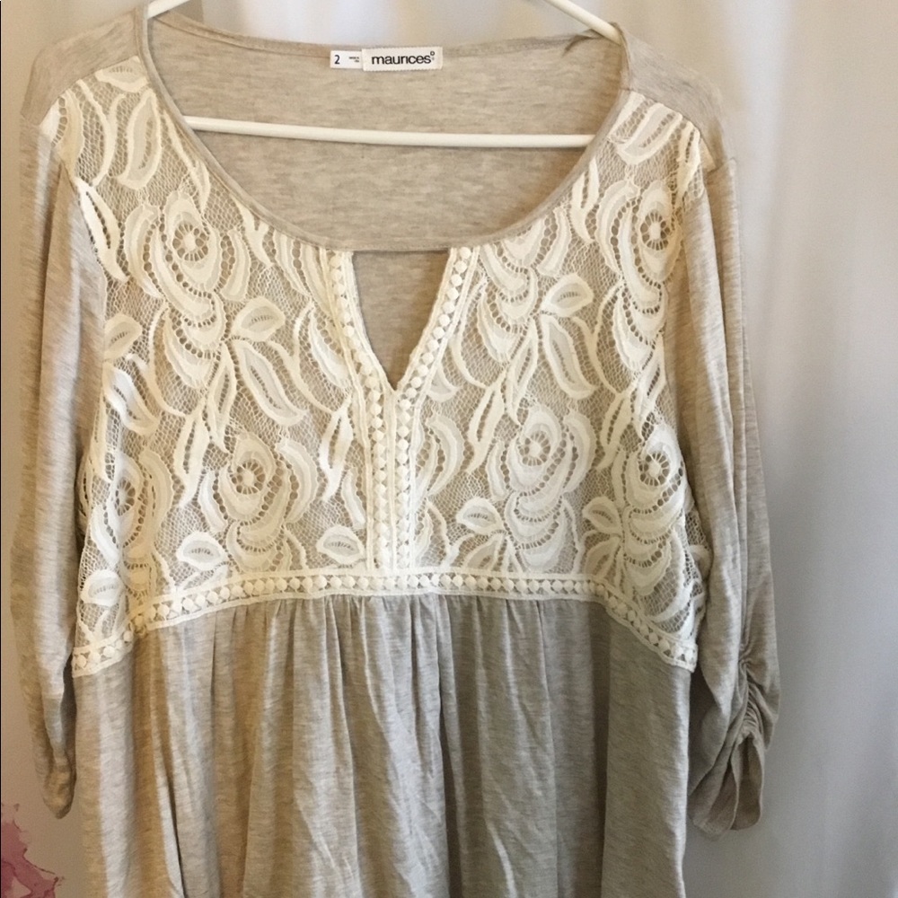 Maurice’s women’s shirt size 2 (20/22)